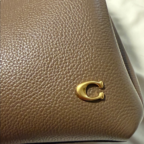 Coach Lana 23 Shoulder Bag in Brass and Dark Stone - Picture 5 of 8